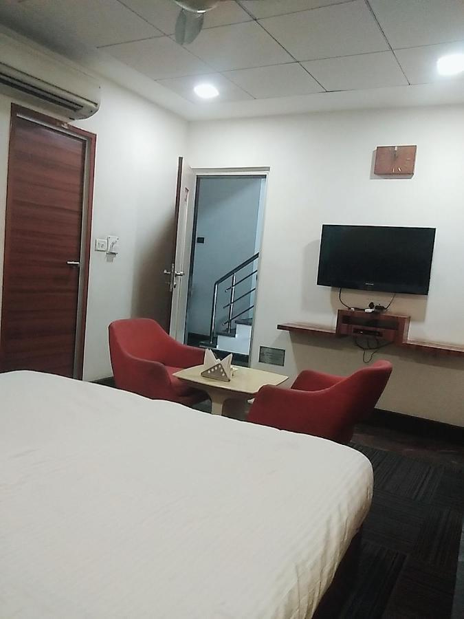 Hotel Manoranjan Inn Lucknow Exterior photo
